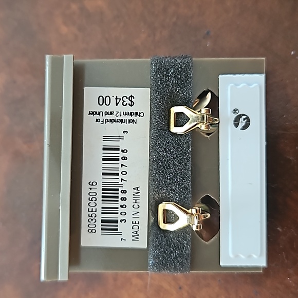 Carolee CLIP earrings - Picture 2 of 3